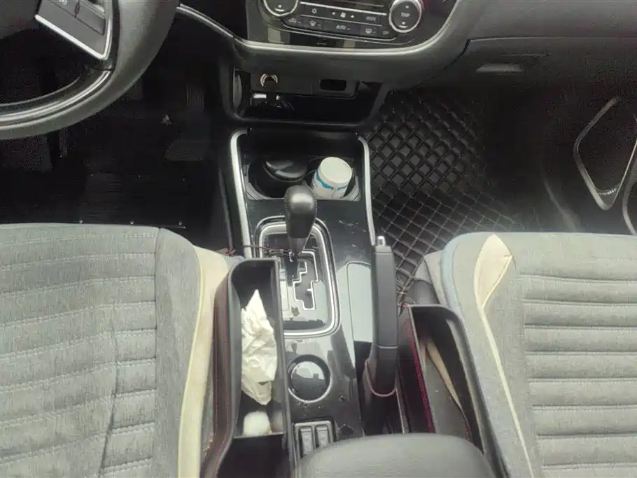 Mitsubishi Outlander 2018 2.0L 2WD Glory Edition 5-seater фото 16