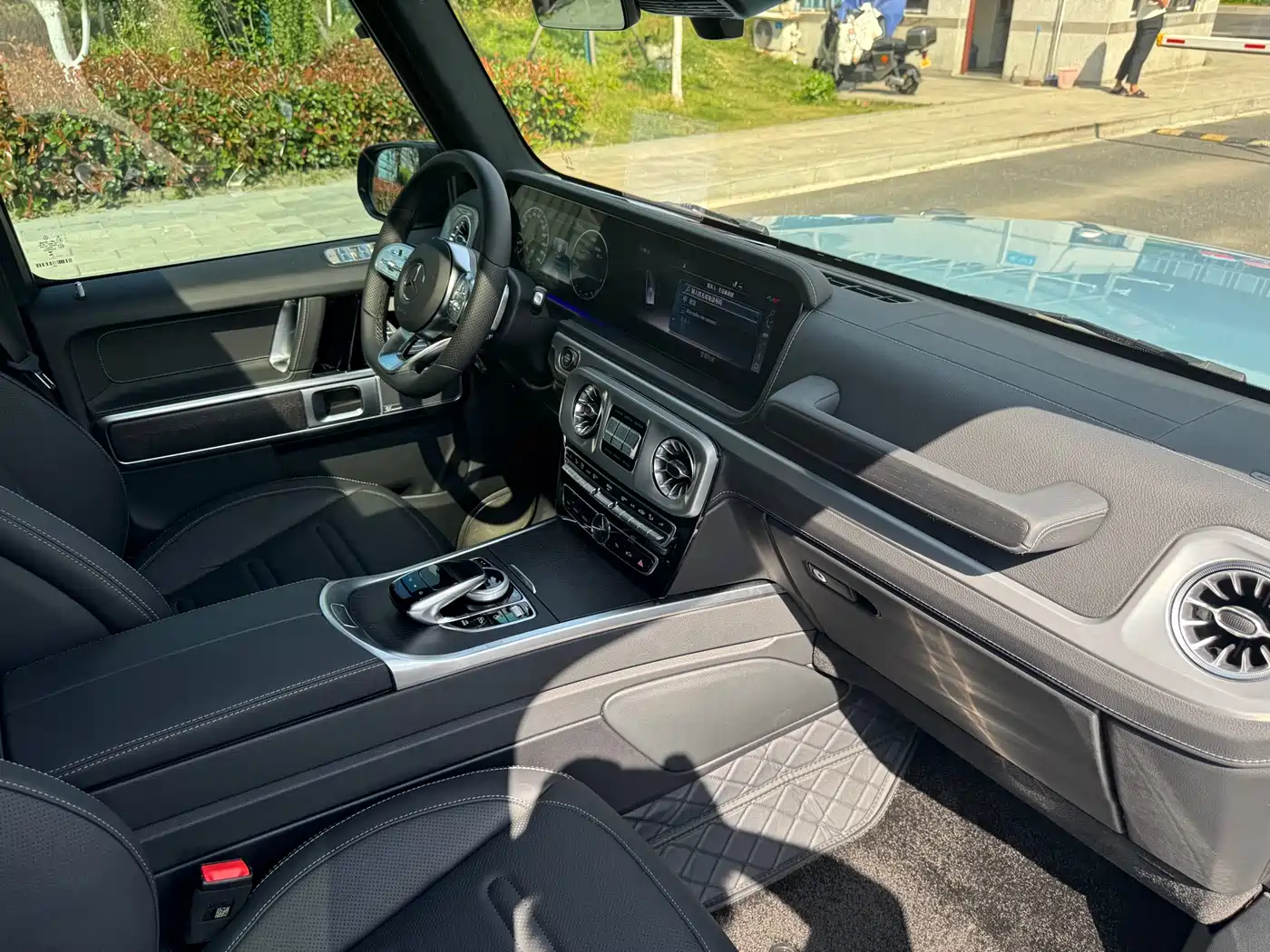 Mercedes-Benz G-Class 2024 G 500 фото 9