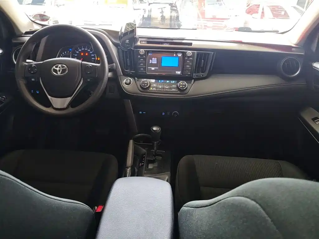 Toyota RAV4 Rongfang 2016 2.0L CVT 2WD Trend (China V) фото 10