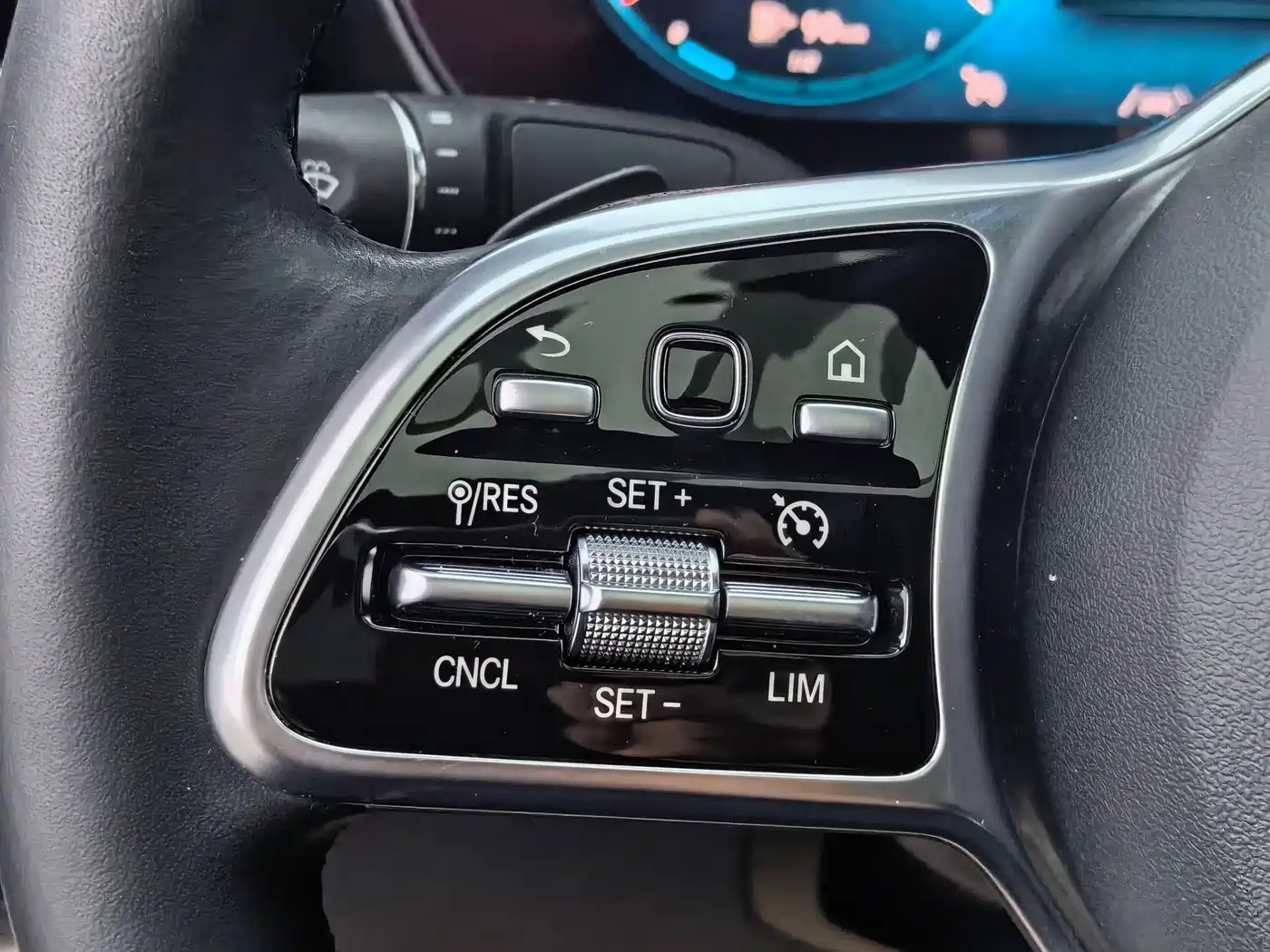Mercedes-Benz GLC Coupe 2020 GLC 300 4MATIC Coupe SUV фото 23