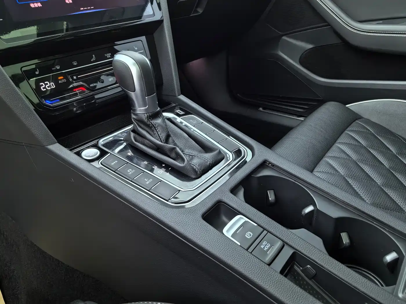 Volkswagen Magotan GTE Plug-in Hybrid 2022 GTE Luxury фото 20