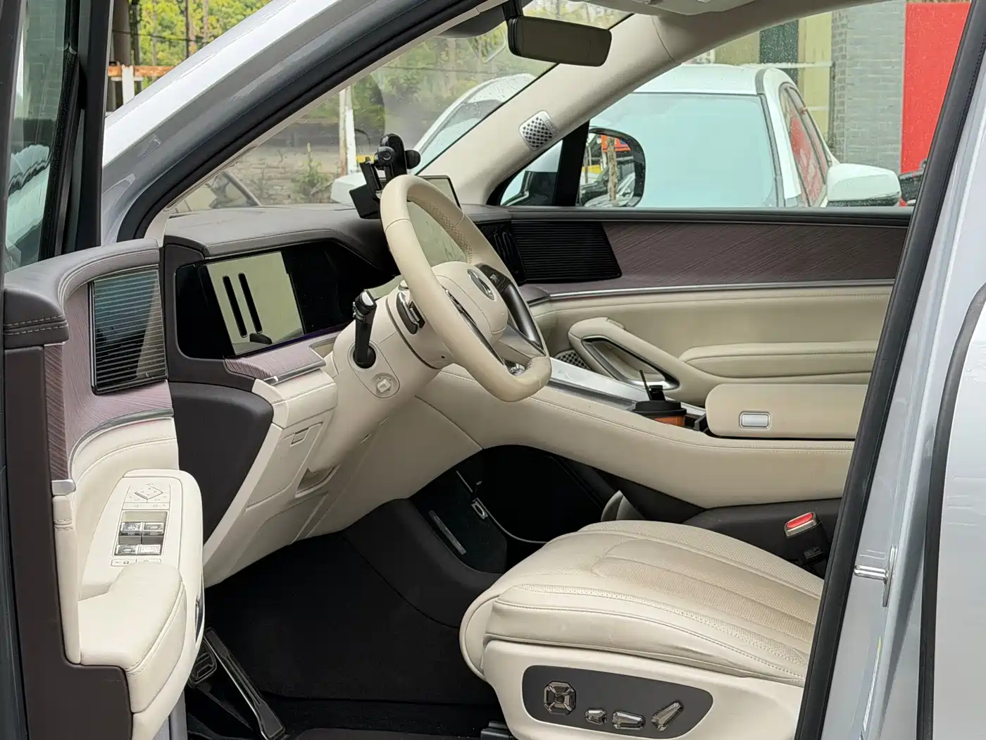 Denza N9 2025 2025 Model Prestige Edition