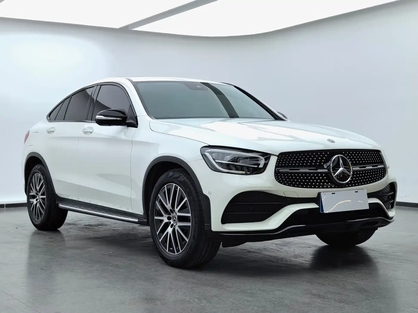 Mercedes-Benz GLC Coupe 2020 GLC 300 4MATIC Coupe SUV фото 2