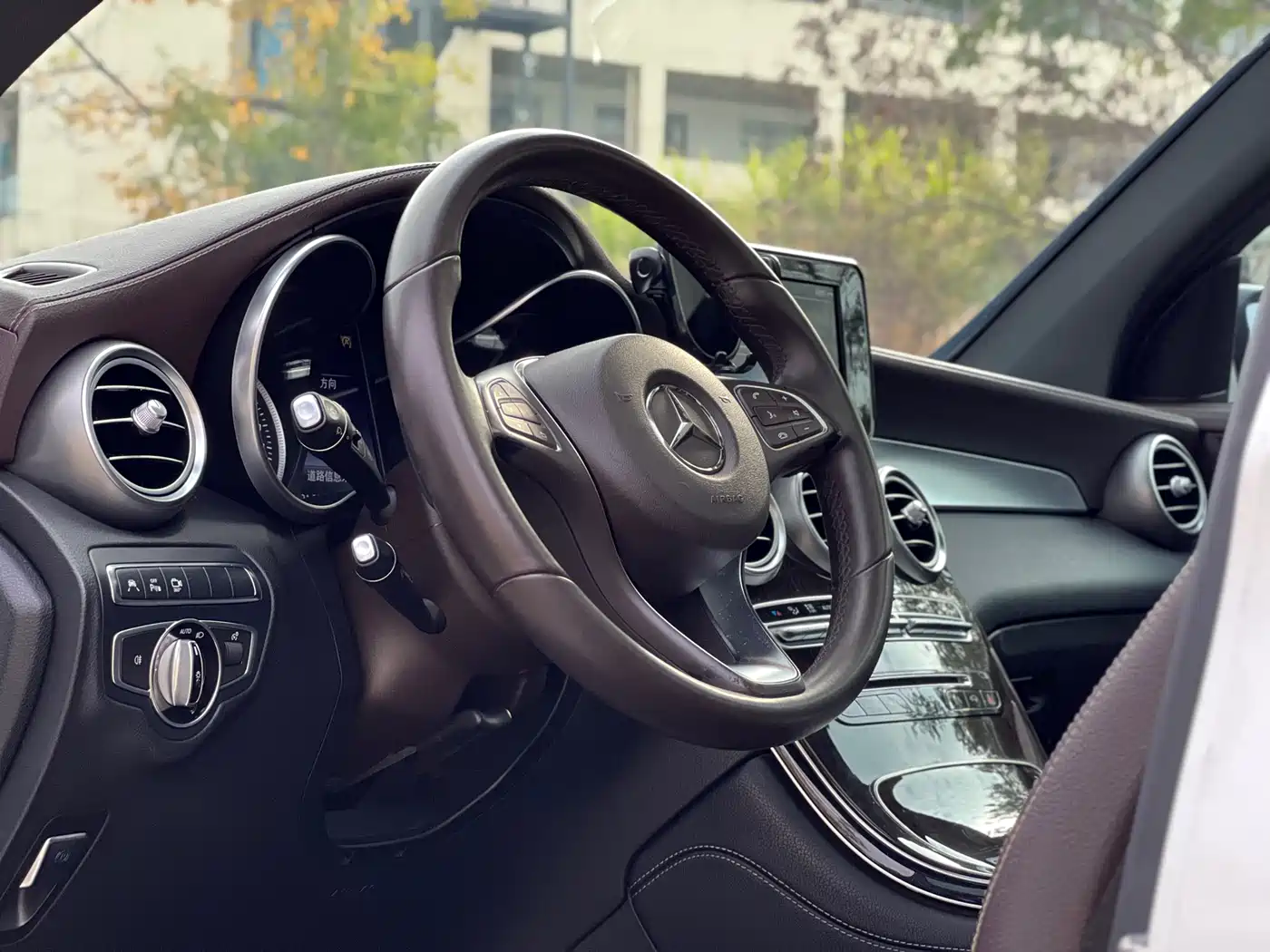 Mercedes-Benz GLC 2017 GLC 260 4MATIC Luxury фото 10