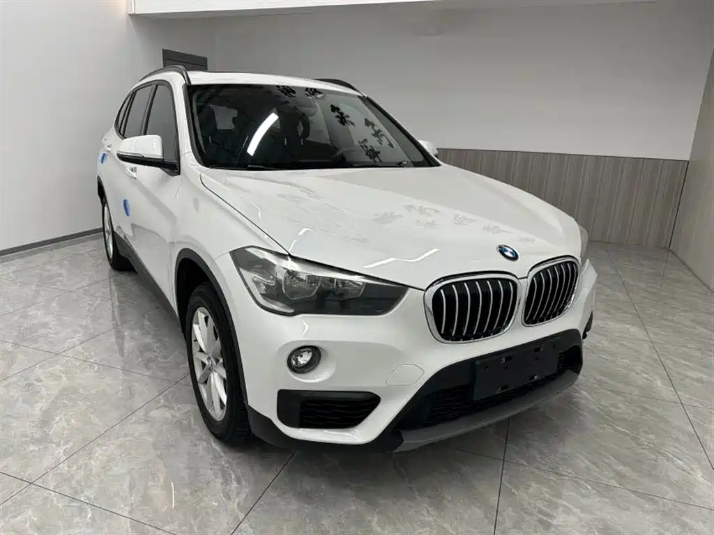 BMW X1 2018 sDrive18Li Fashion Model фото 3