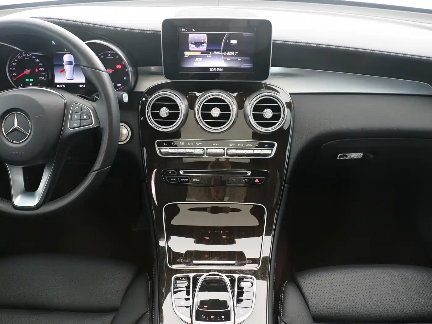 Mercedes-Benz GLC 2019 GLC 260 L 4MATIC Luxury фото 7