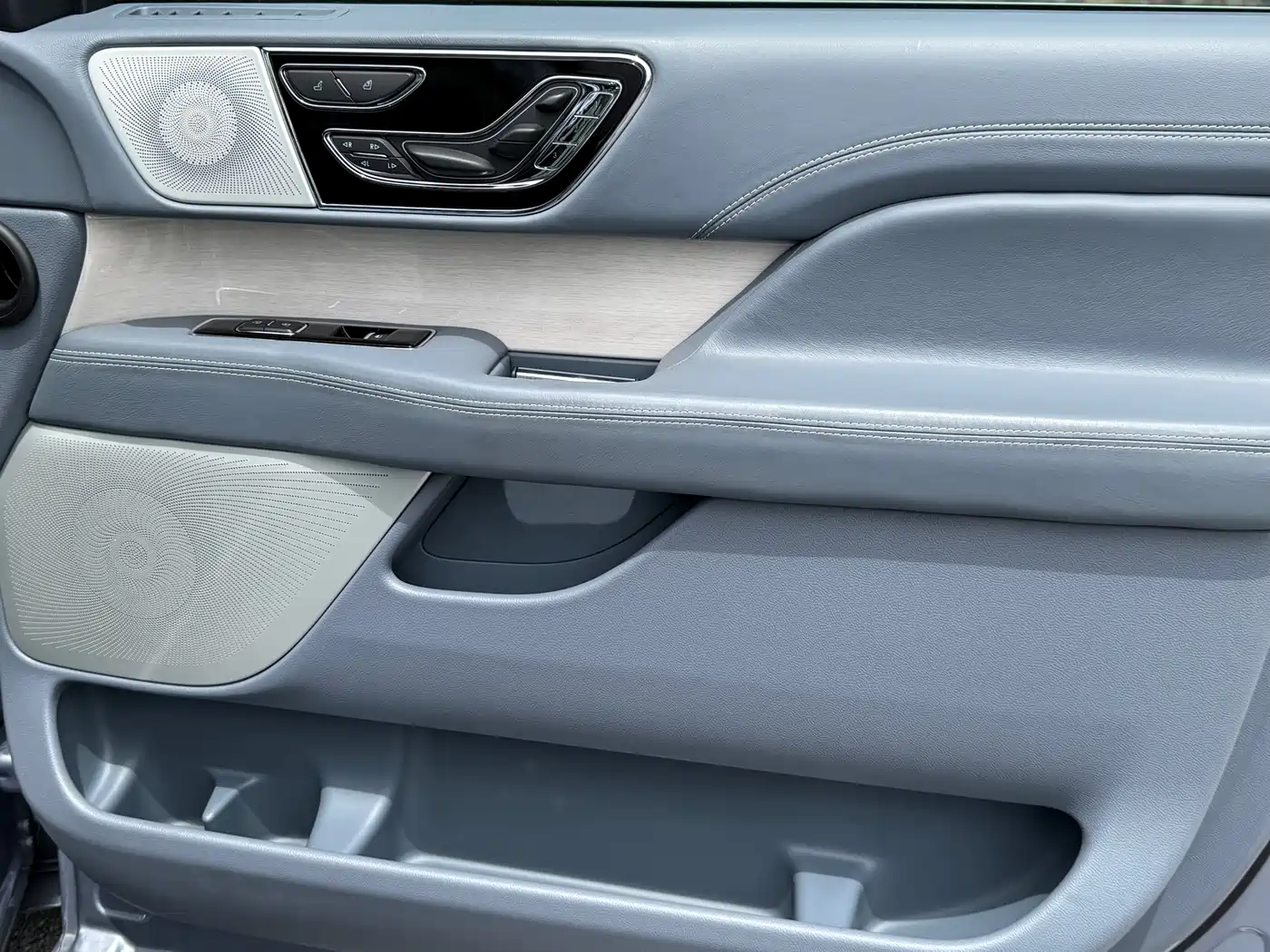 Lincoln Navigator 2023 2022 3.5T Presidential Edition