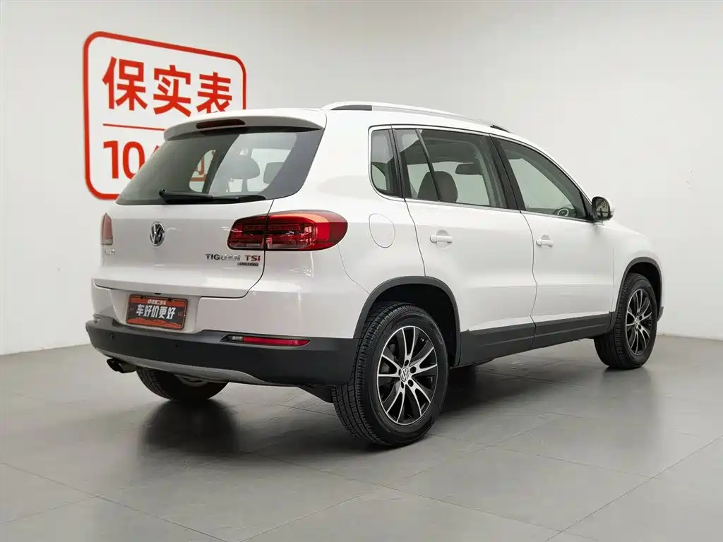 Volkswagen Tiguan 2015 2.0TSI Automatic 4WD Luxury фото 2