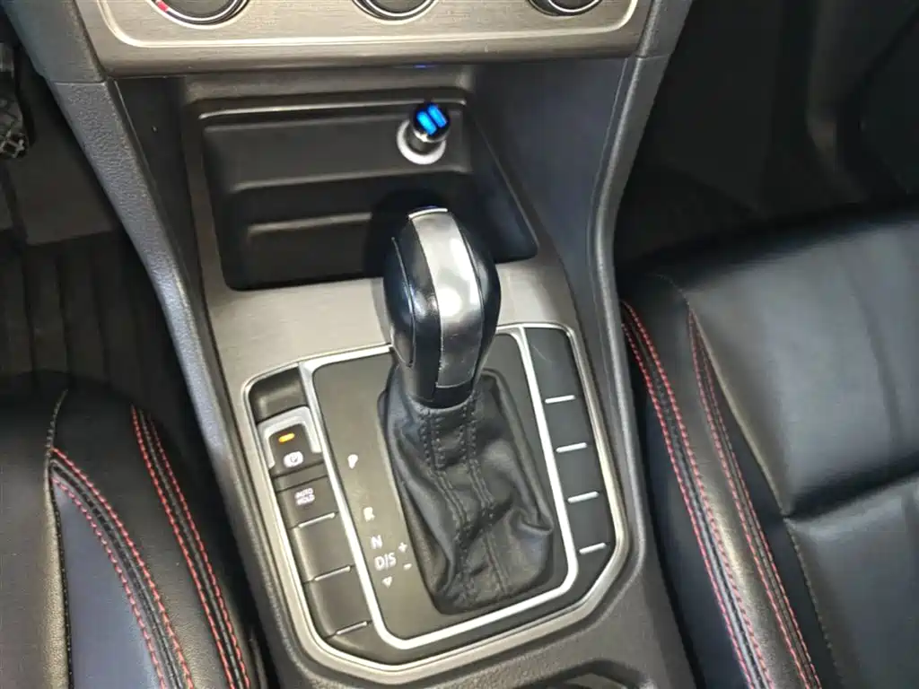 Volkswagen Golf Sportsvan 2016 1.6L Automatic Comfort фото 14