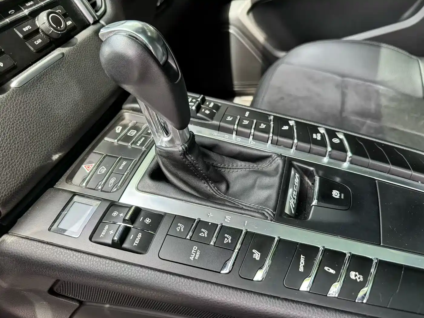 Porsche Macan 2016 Macan 2.0T фото 8