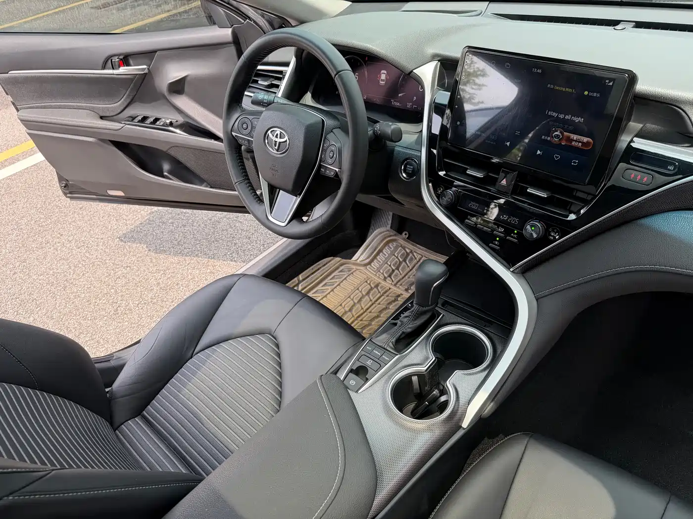 Toyota Camry 2022 2.5S Knight Edition фото 12