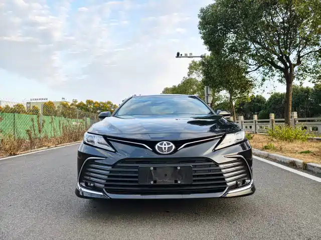 TOYOTA CAMRY