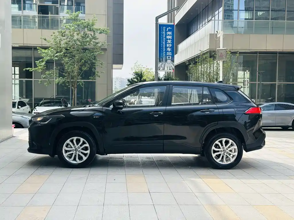 Photo 4 - Toyota Frontlander
