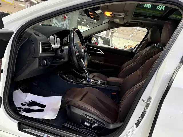 BMW 1 Series 2023 120i M Sport Radiance Edition — фото 3