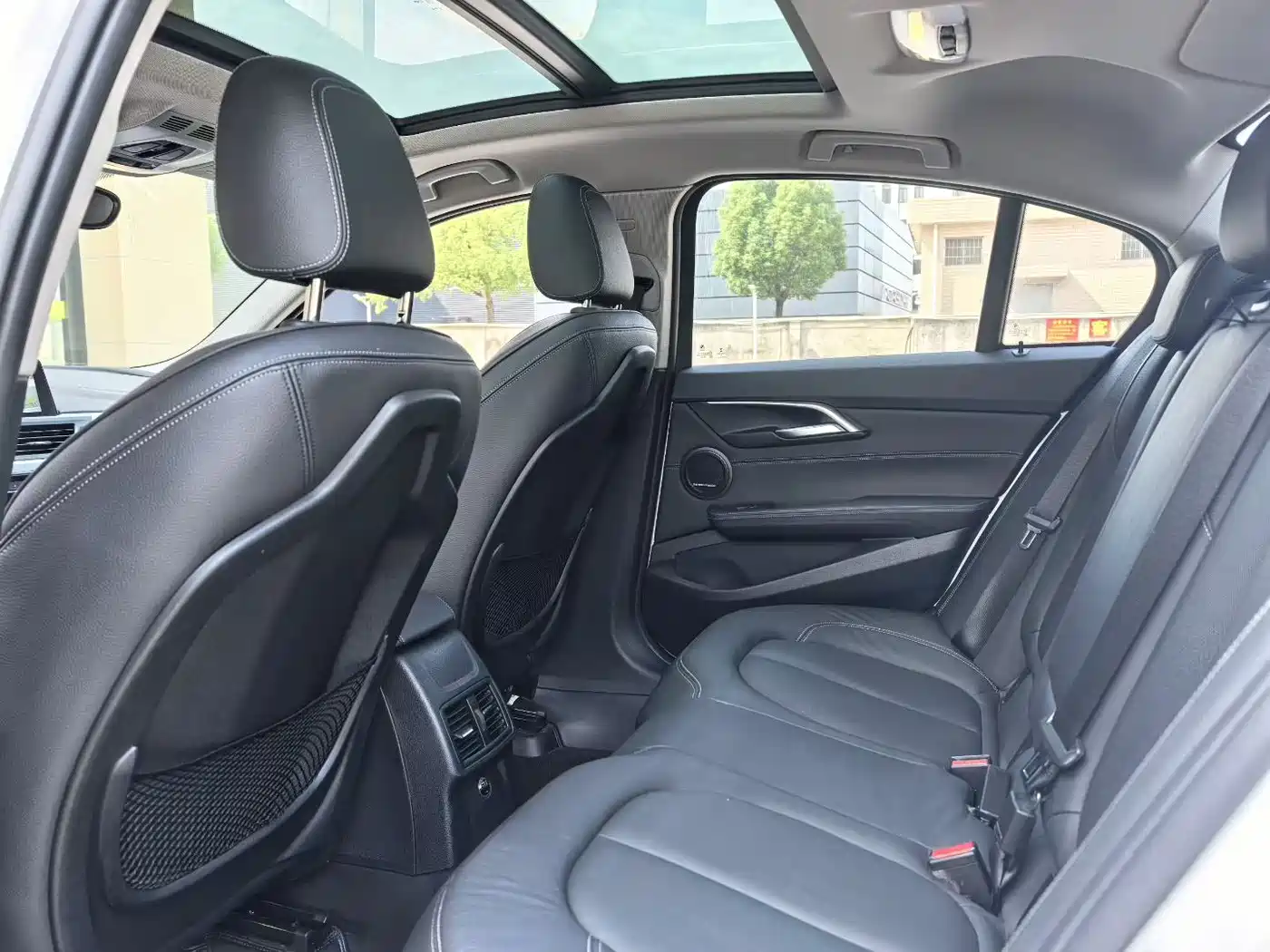 BMW 1 Series 2018 125i Sport Edition фото 5