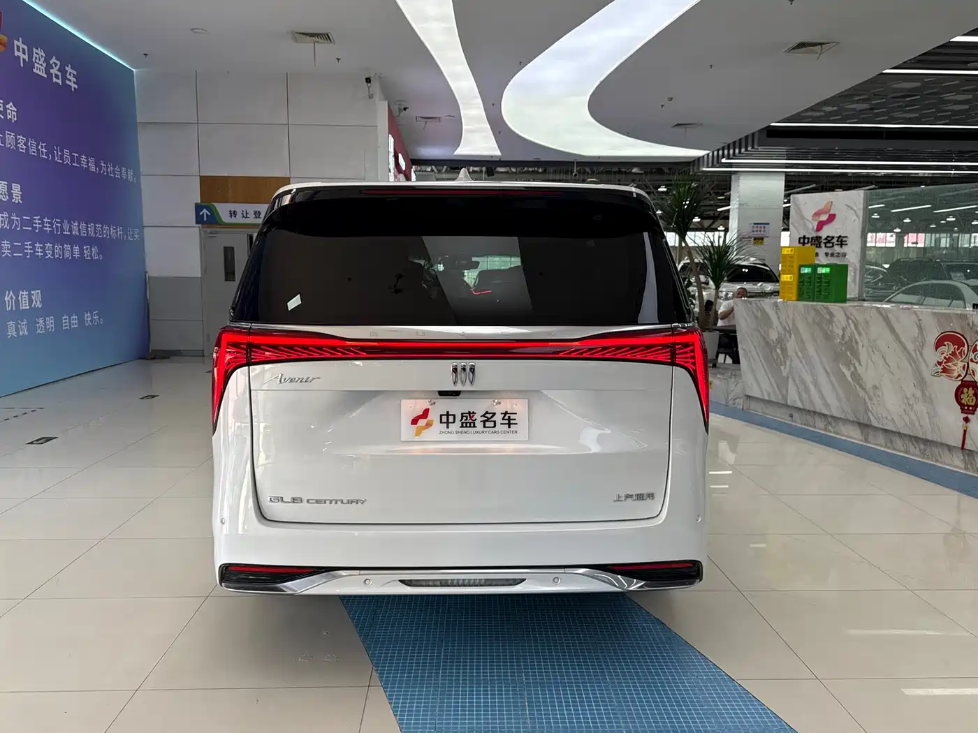 Buick Century 2025 2.0T 7-Seater World Edition фото 5