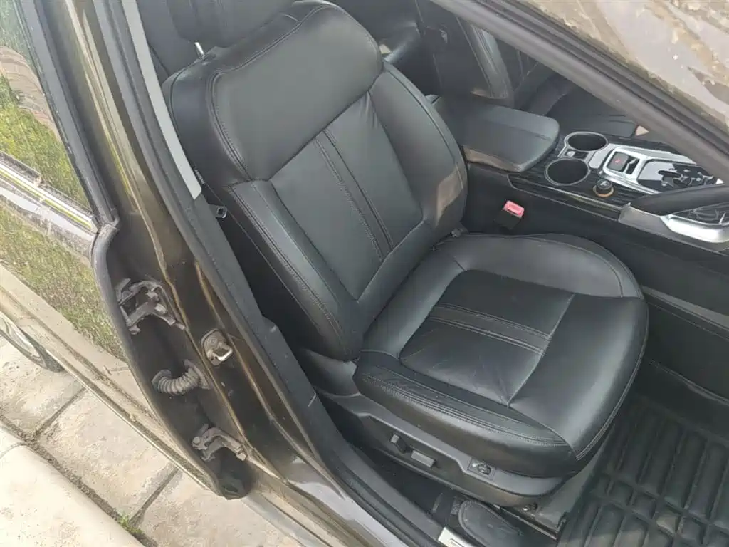 Peugeot 3008 2015 2.0L Automatic Trend Edition фото 25