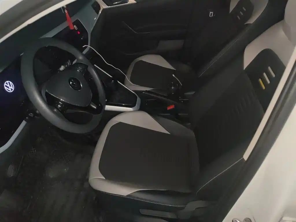 Volkswagen Polo 2023 Facelift Plus 1.5L Auto Chroma Tech Edition фото 8