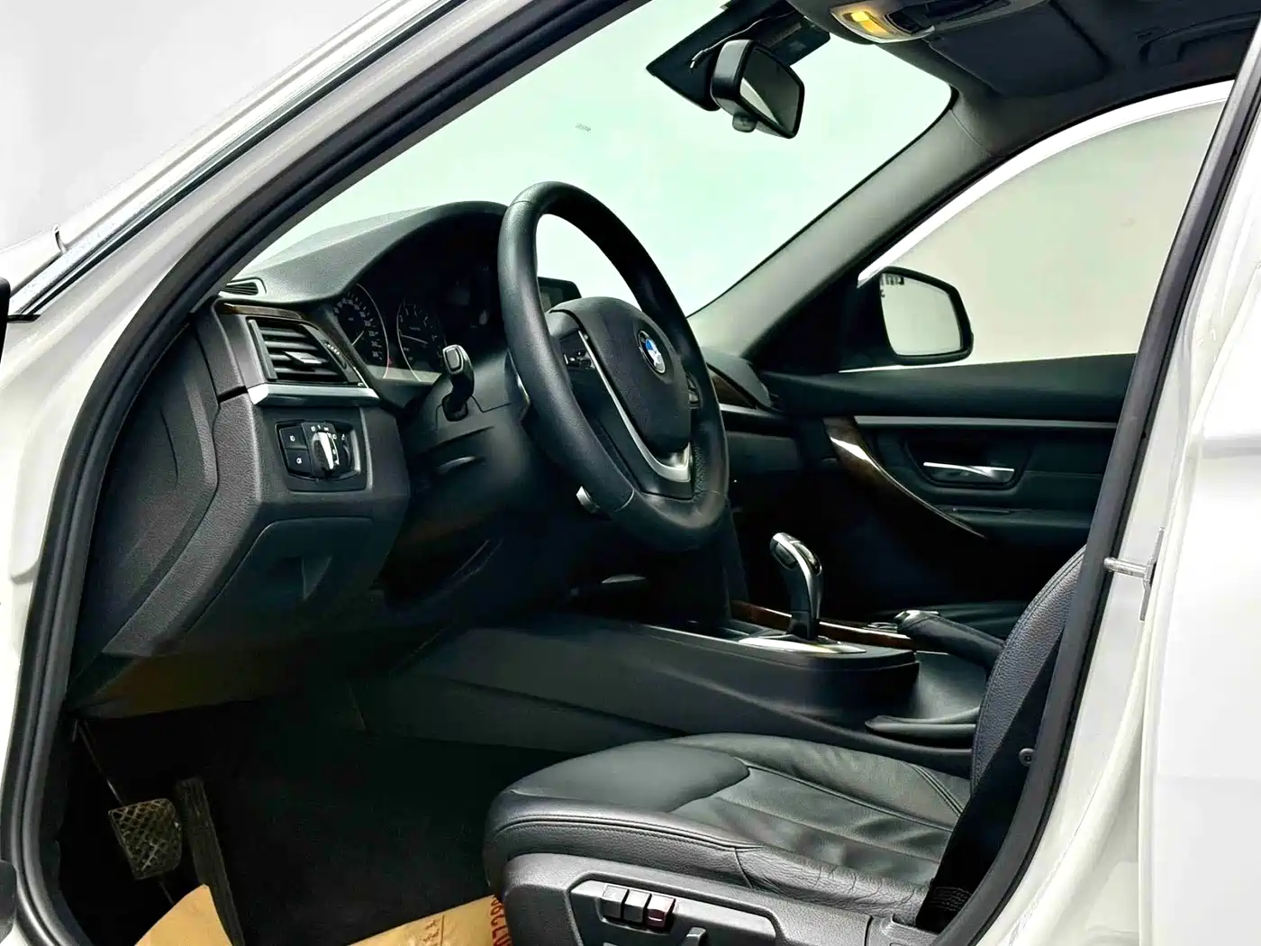 BMW 3 Series 2015 320Li Super Joy Luxury Design Package фото 4