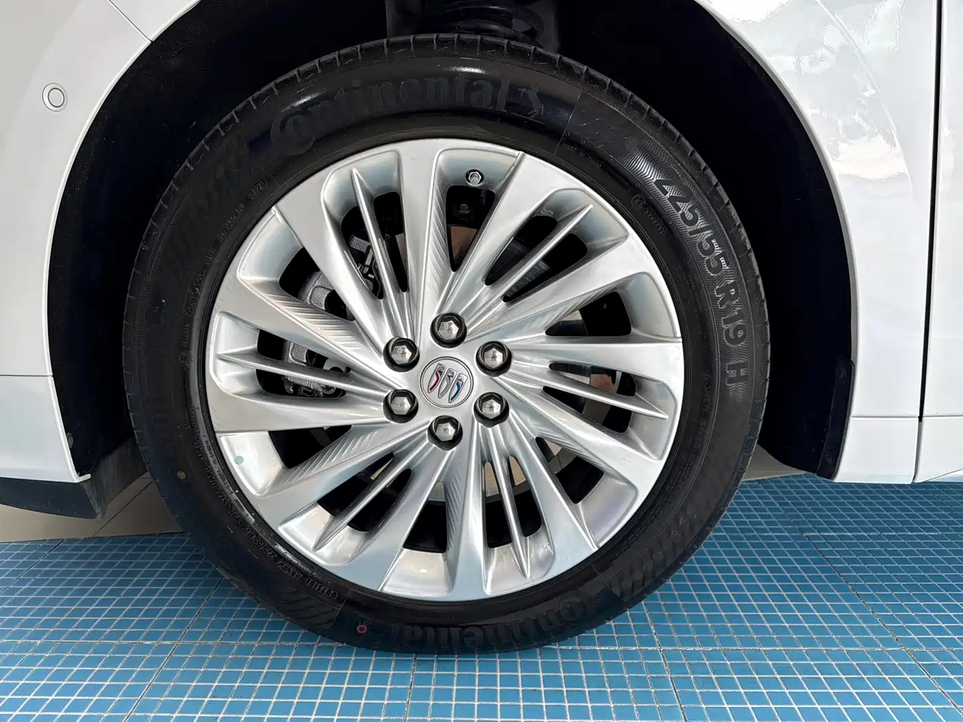 Buick Century 2025 2.0T 7-Seater World Edition фото 8