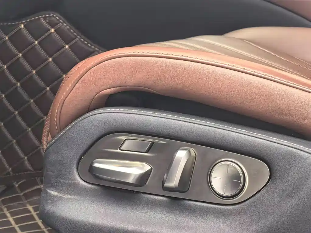 Lexus LS 2018 500h Executive Edition China V фото 10