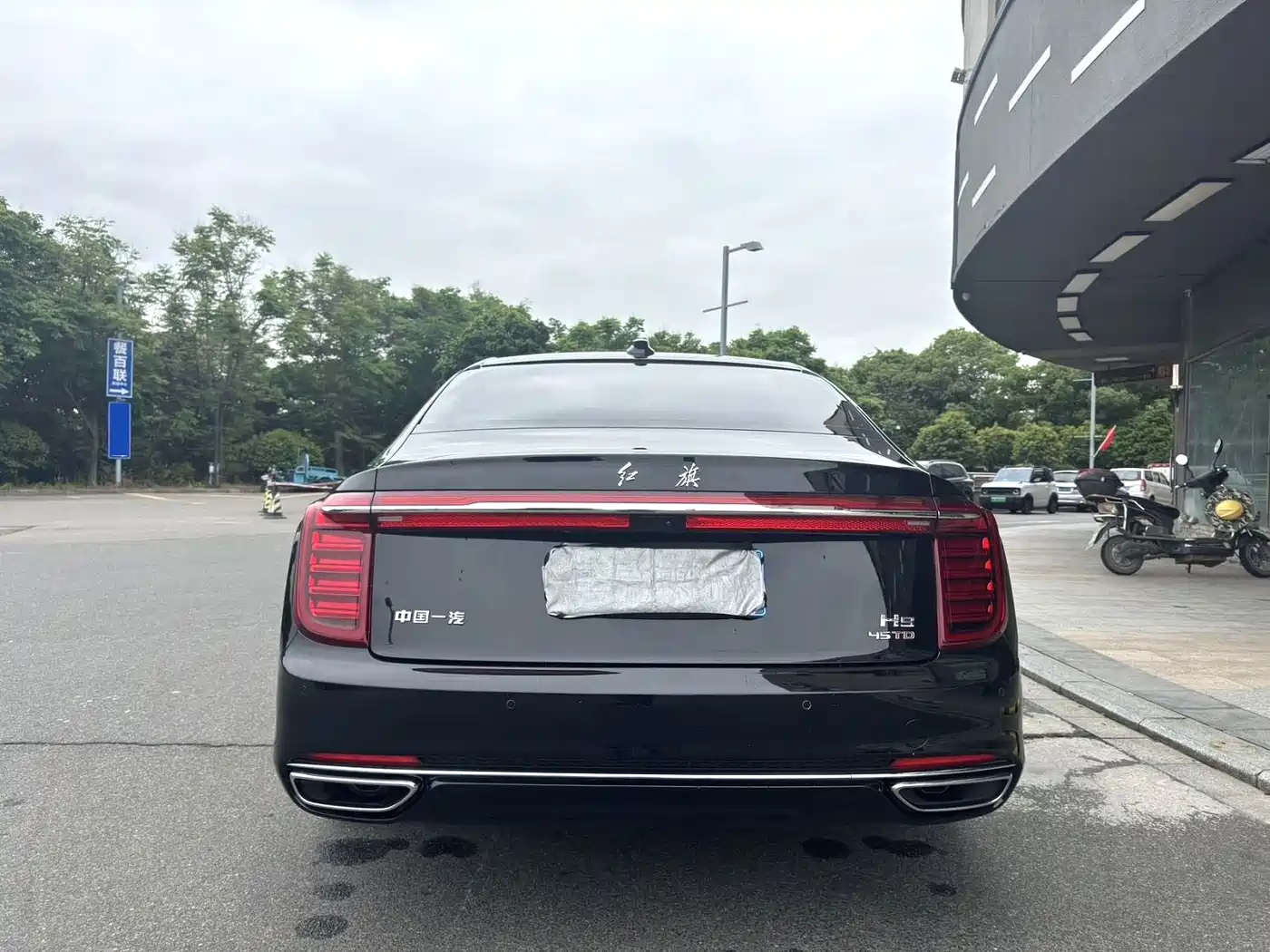 Hongqi H9 2022 2.0T Smart Connect Flag Enjoy Edition фото 5