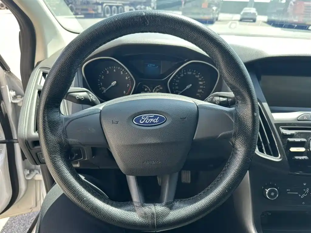 FORD FOX
