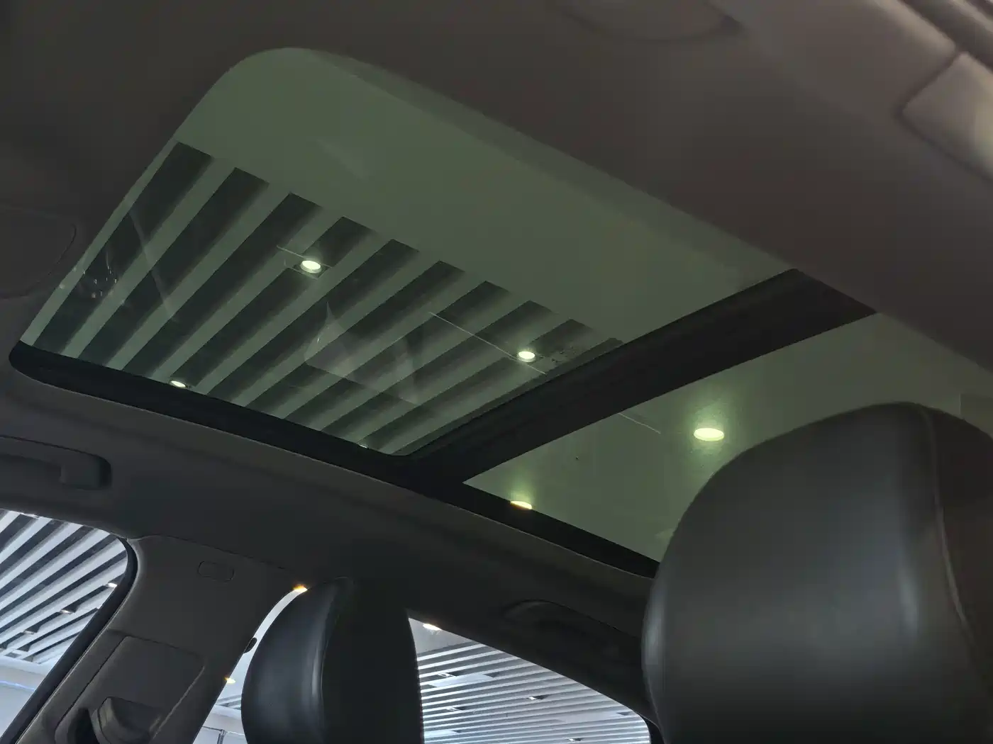 Photo 11 - Audi A4L