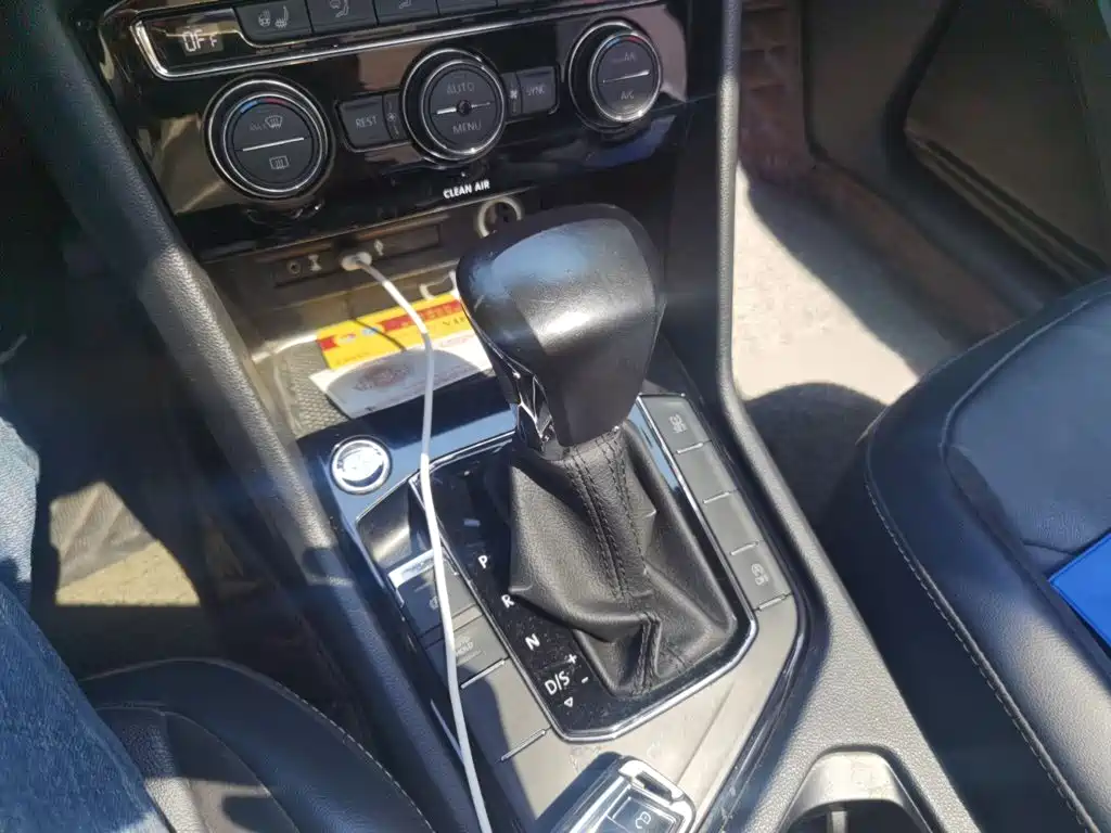 Фото 7 - Volkswagen Tiguan L