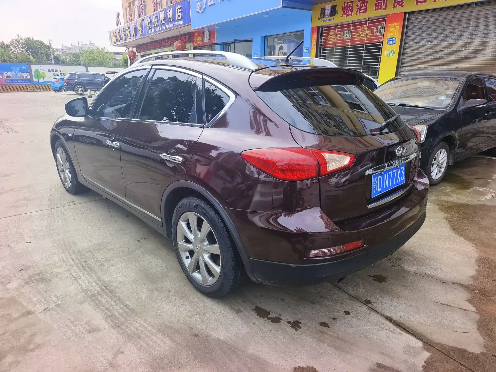 Photo 6 - Infiniti EX