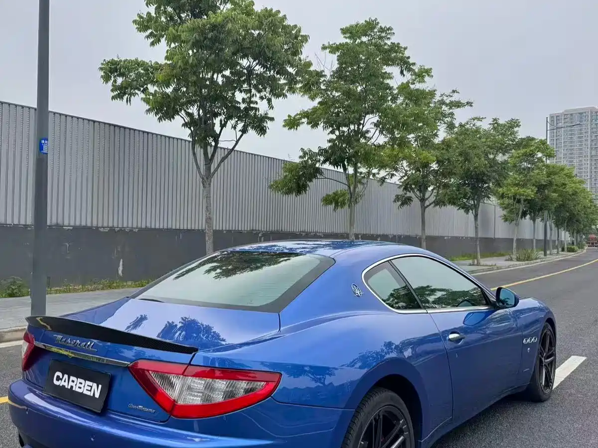 Maserati GranTurismo 2015 2007 4.2L Standard