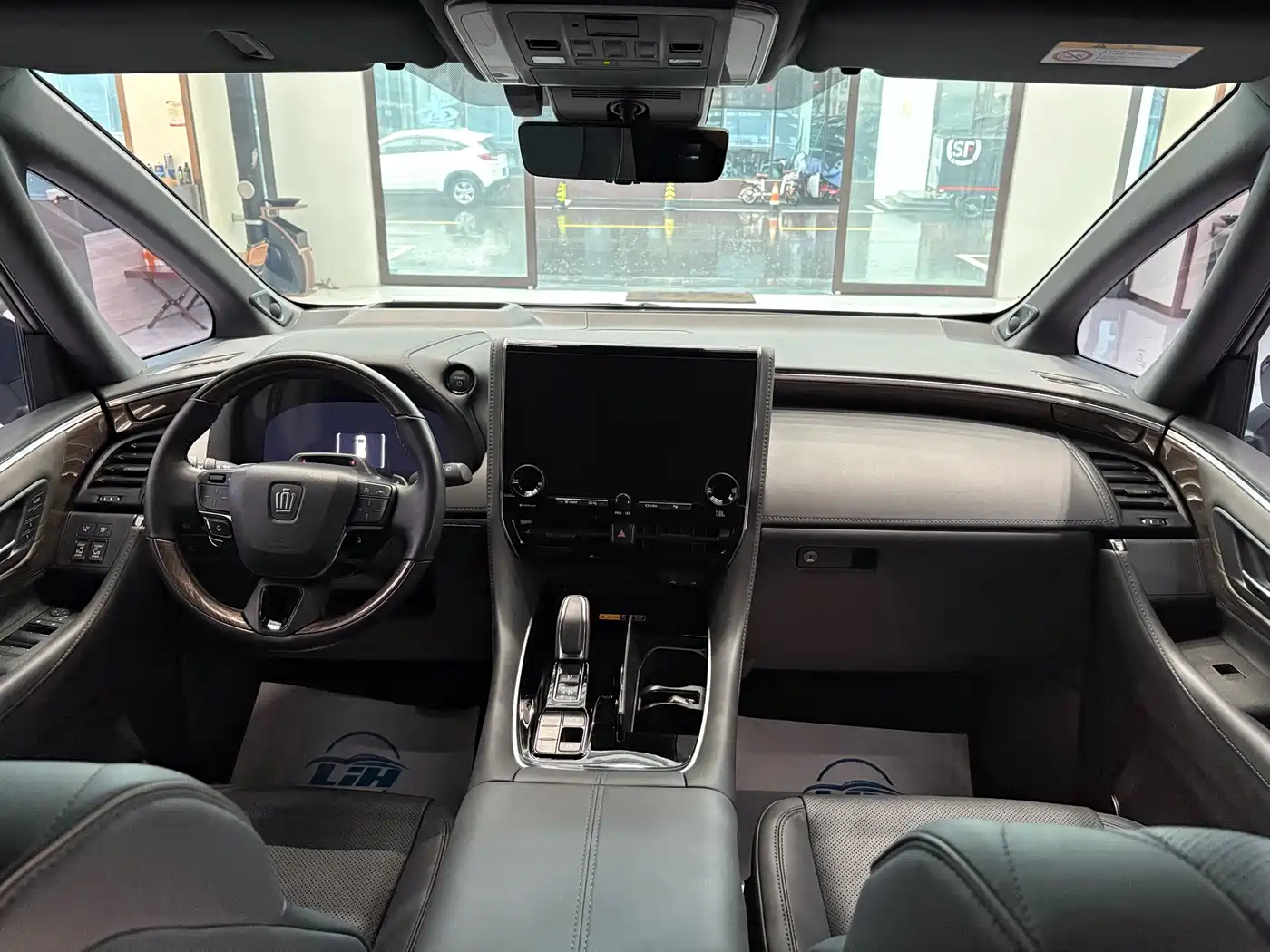 Photo 6 - Toyota Vellfire