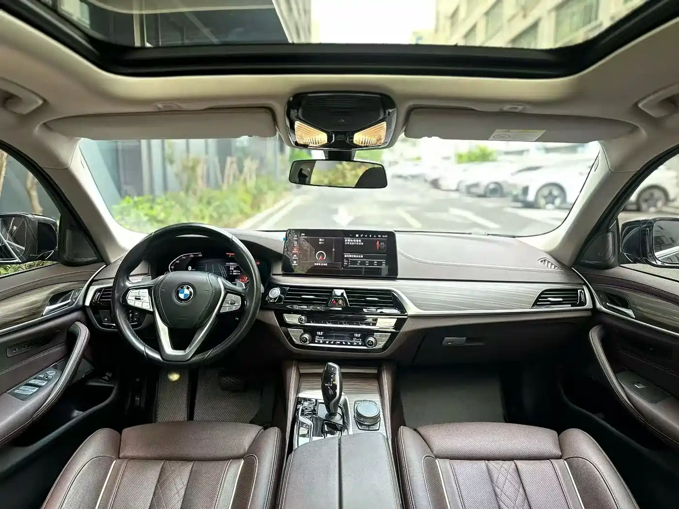 BMW 5 Series 2023 530Li Premium Luxury Package фото 7