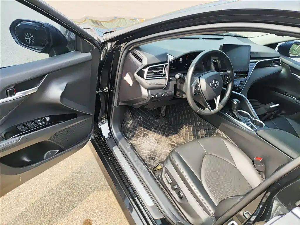 Toyota Camry 2021 Hybrid 2.5HG Luxury Edition фото 12