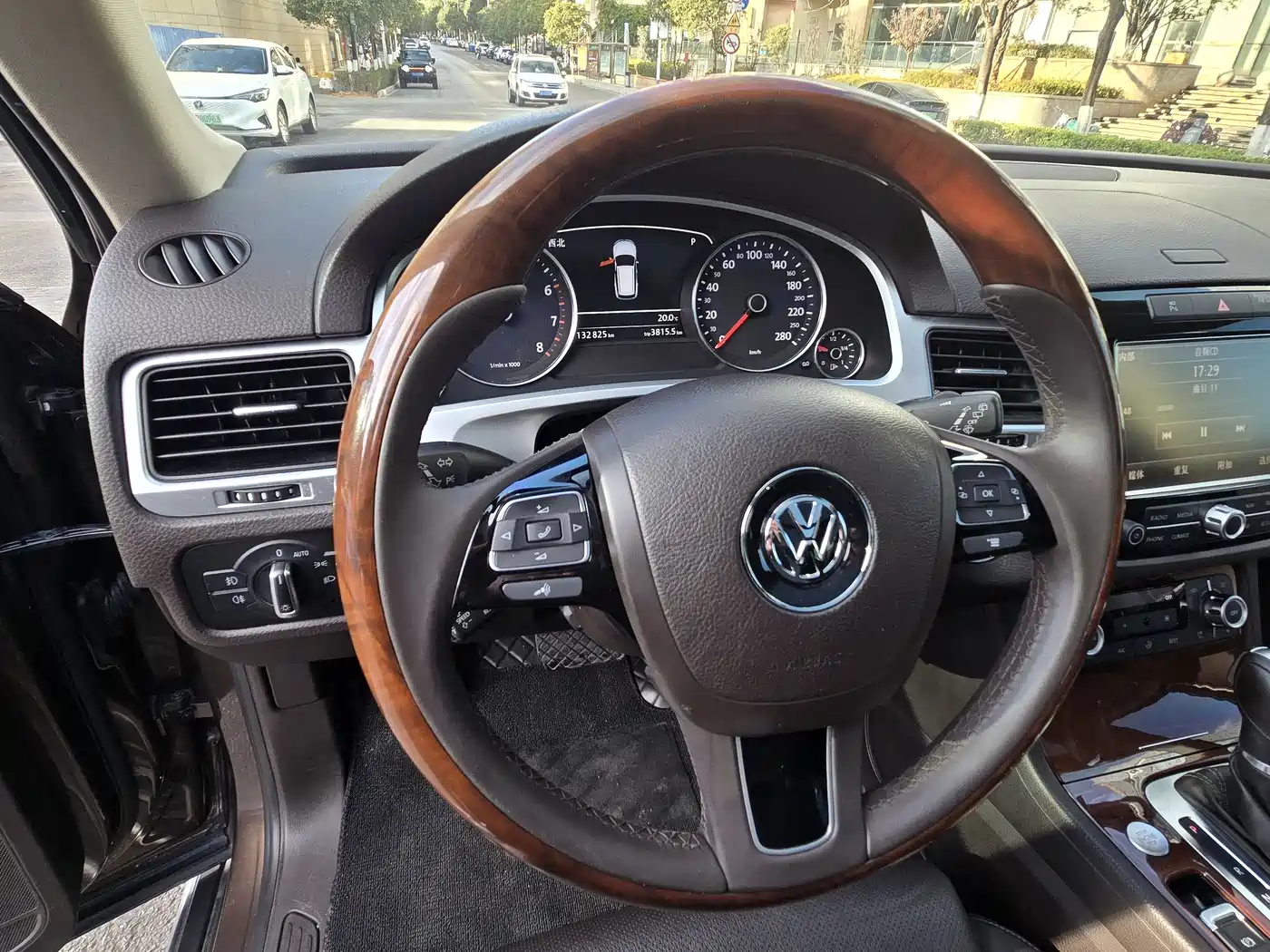 Volkswagen Touareg 2015 3.0TSI Luxury фото 7