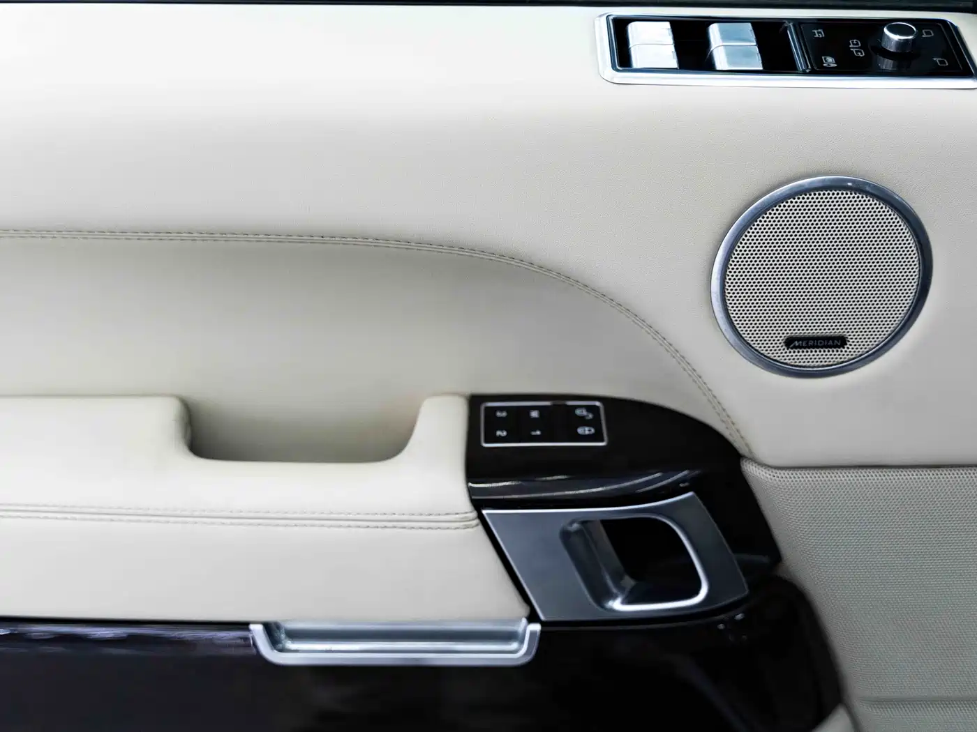 Land Rover Range Rover 2014 3.0 TDV6 Vogue SE фото 15
