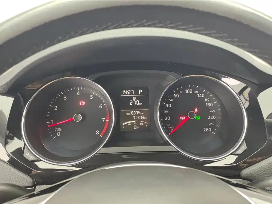Volkswagen Sagitar 2015 1.6L Automatic Comfort фото 14