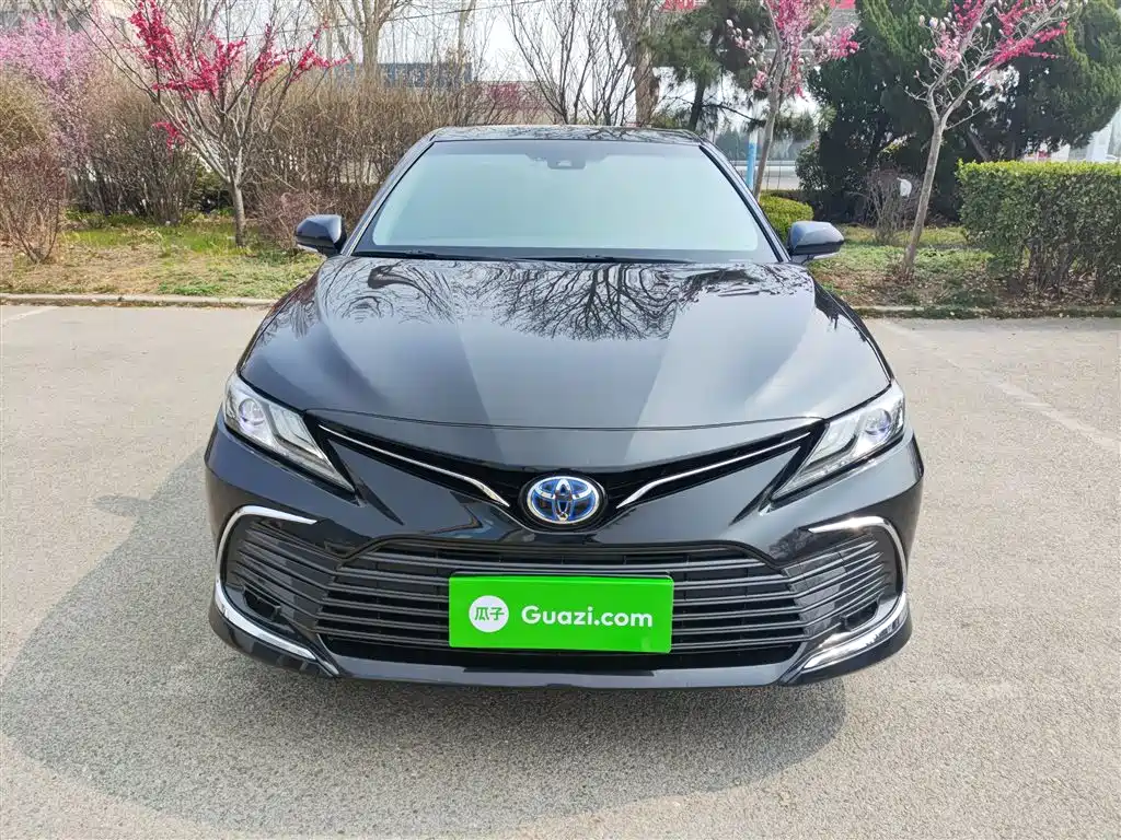 Toyota Camry 2021 Hybrid 2.5HG Luxury Edition фото 3