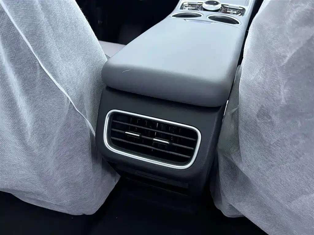 Geely Galaxy Galaxy L6 2025 EM-i 140km Explorer+ Edition фото 26