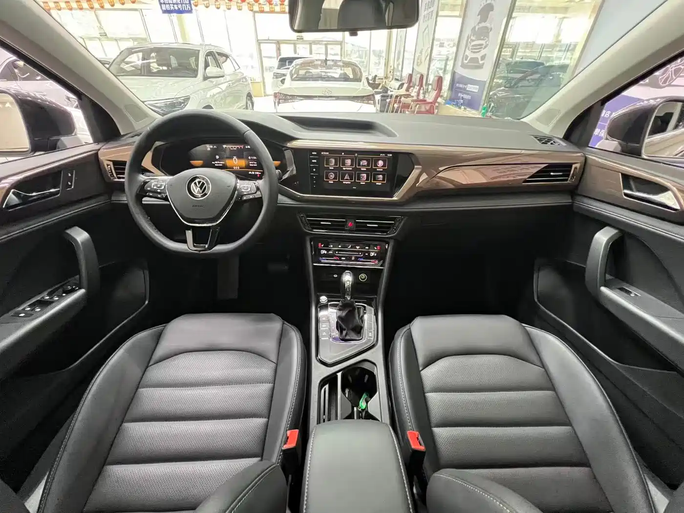 Volkswagen Tharu 2022 280TSI FWD Luxury Edition фото 19