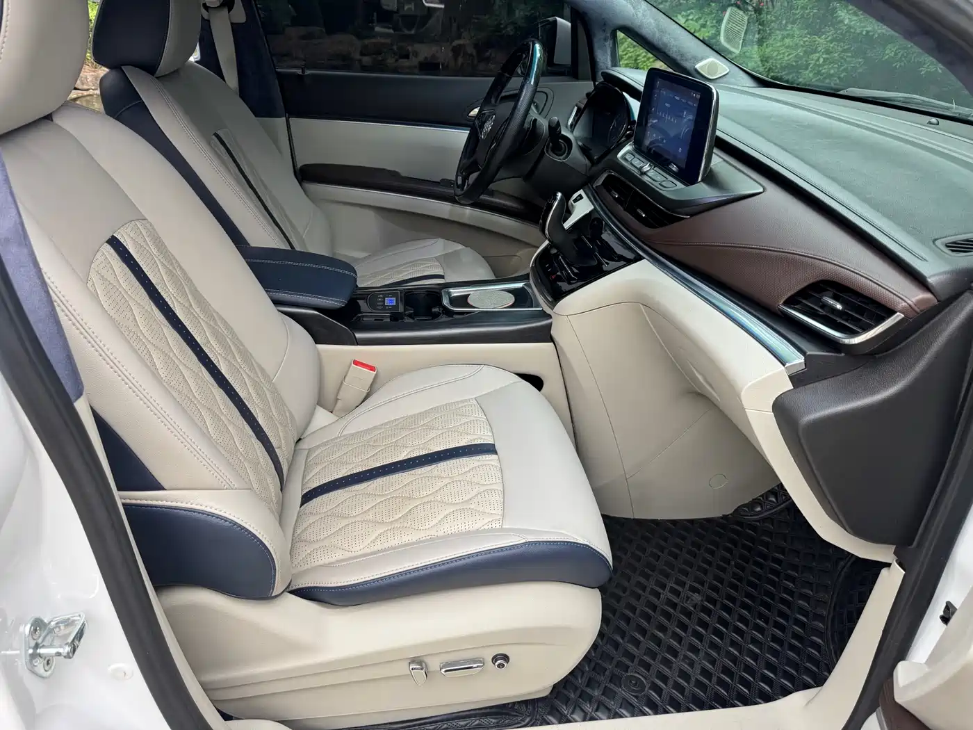 Buick GL8 2021 Land Business Class 652T Comfort фото 15