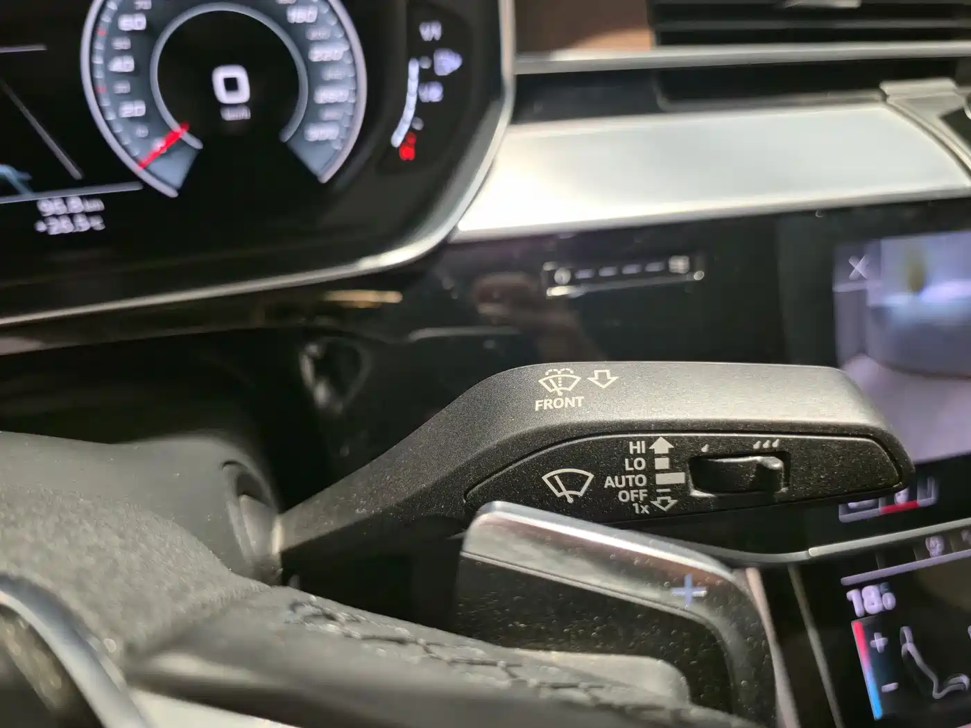 Audi A8 2021 A8L 55 TFSI quattro Luxury фото 11