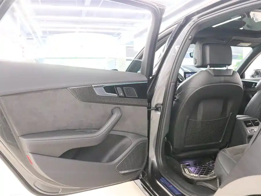 Audi A4L 2023 45 TFSI quattro Premium Sport фото 16