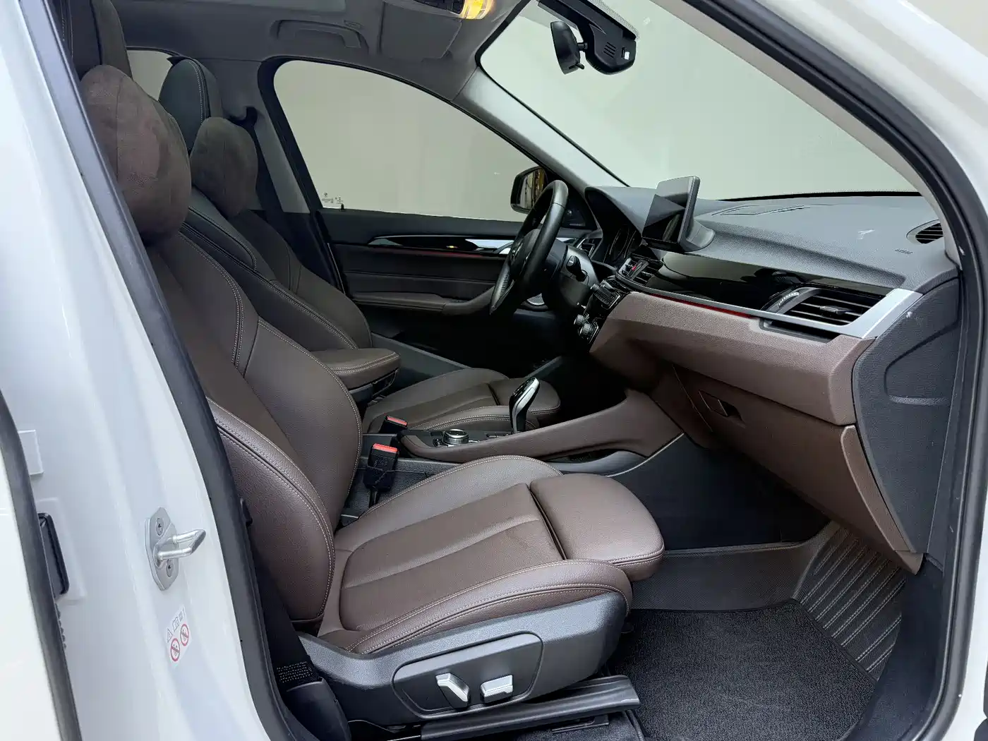 BMW X1 2022 sDrive25Li Leading фото 11