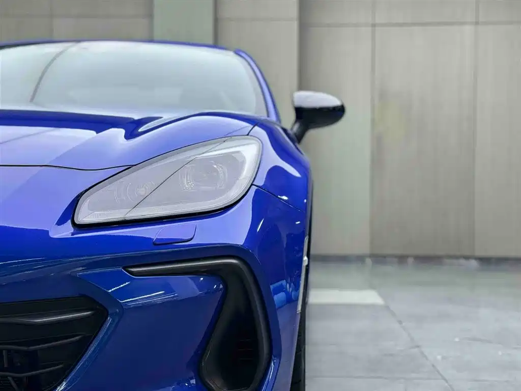Subaru BRZ 2023 2.4L Manual 10th Anniversary Edition фото 8