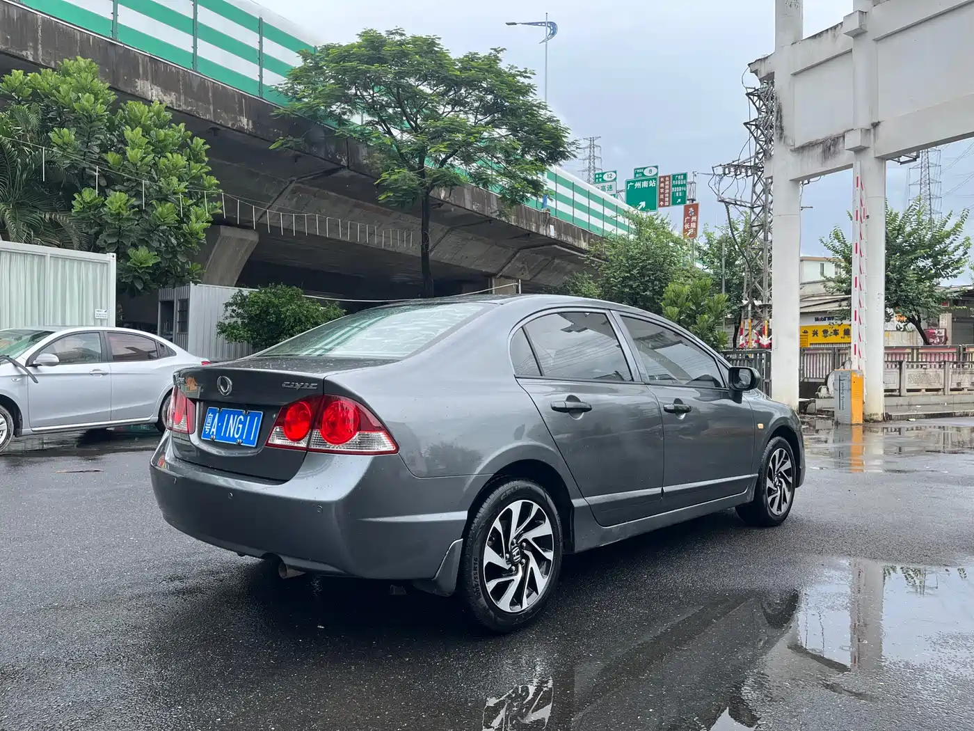 CIIMO CIIMO 2014 2012 1.8L Automatic