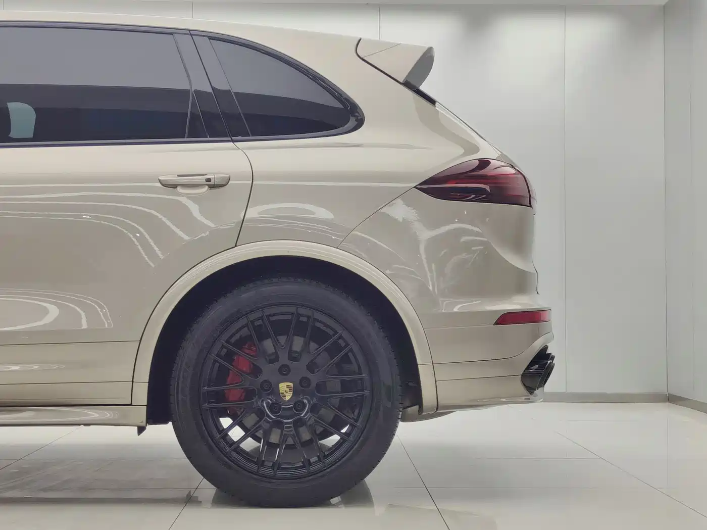 Porsche Cayenne 2015 Cayenne GTS 3.6T фото 8