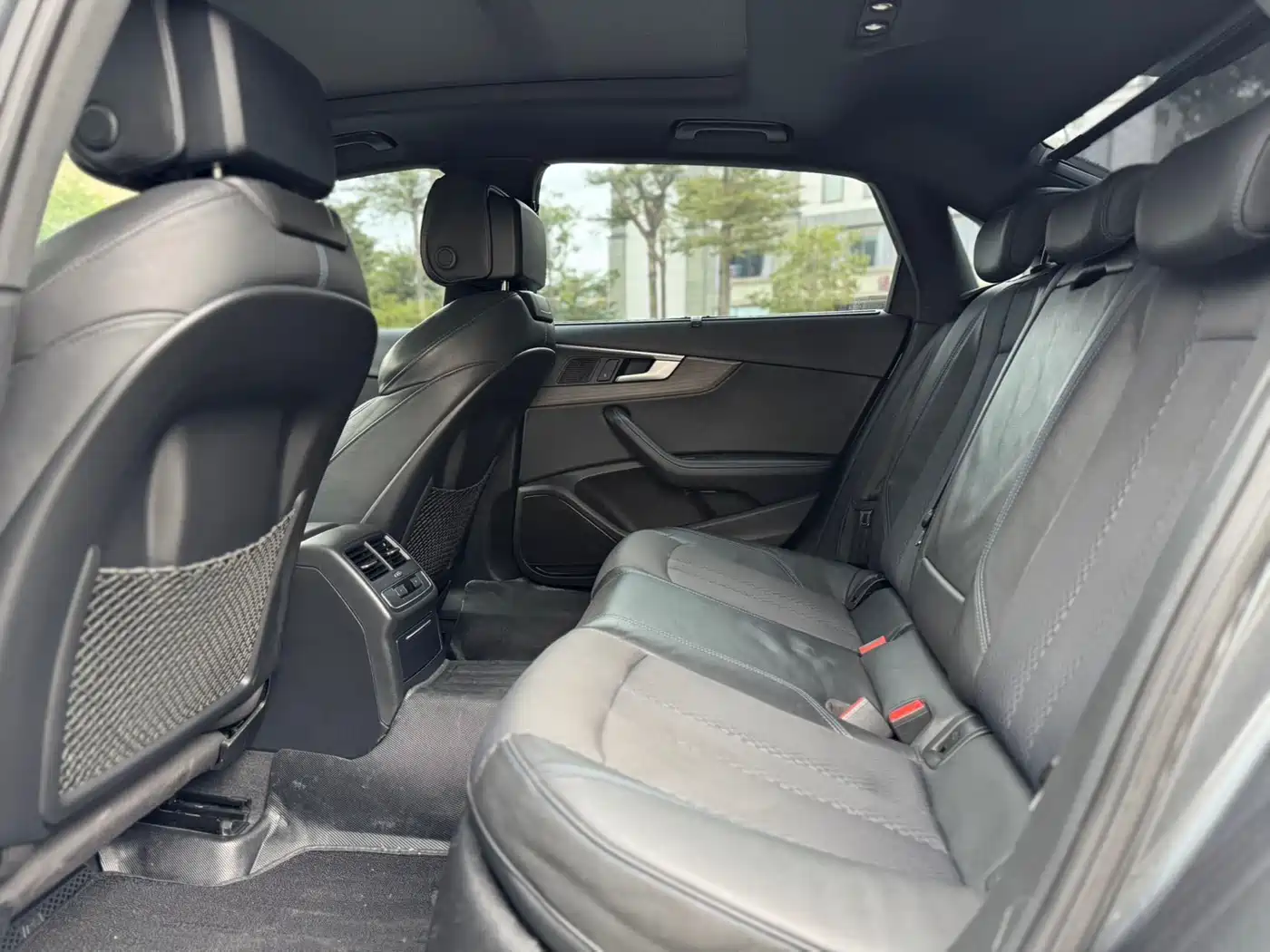 Фото 5 - Audi A4L