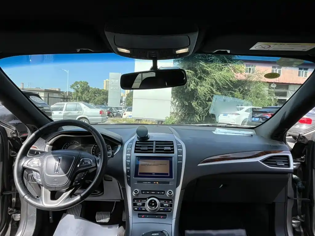 Lincoln MKZ 2019 2018 2.0T Premium Edition