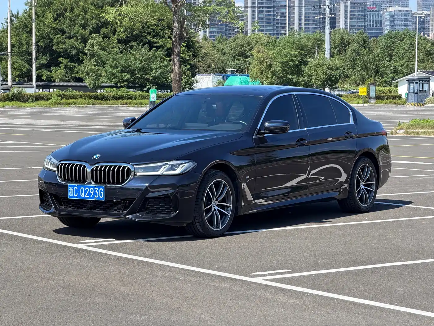 BMW BMW 5 Series 2022 525Li M Sport Package
